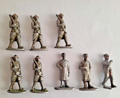 Lot De Petites Figurines Indiens, Soldats, Schtroumpfs, Dive  D Petites Figurines Indiens Soldats Schtroumpfs Dive 1289777078