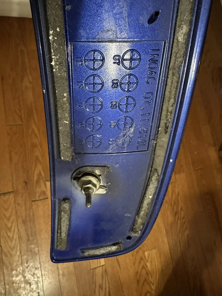 Alerón trasero original Lexus 7608553040J0 Is F, Is250, Is350 modelos 76085-53040-J0 Foto 4 de 4