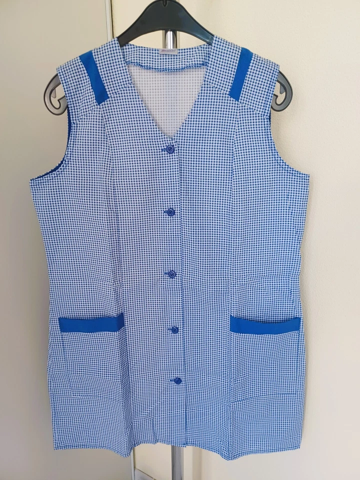 DAMART BLOUSE / TABLIER FEMME TAILLE 42 TRAVAIL MENAGER OU AUTRES - Photo 1/3