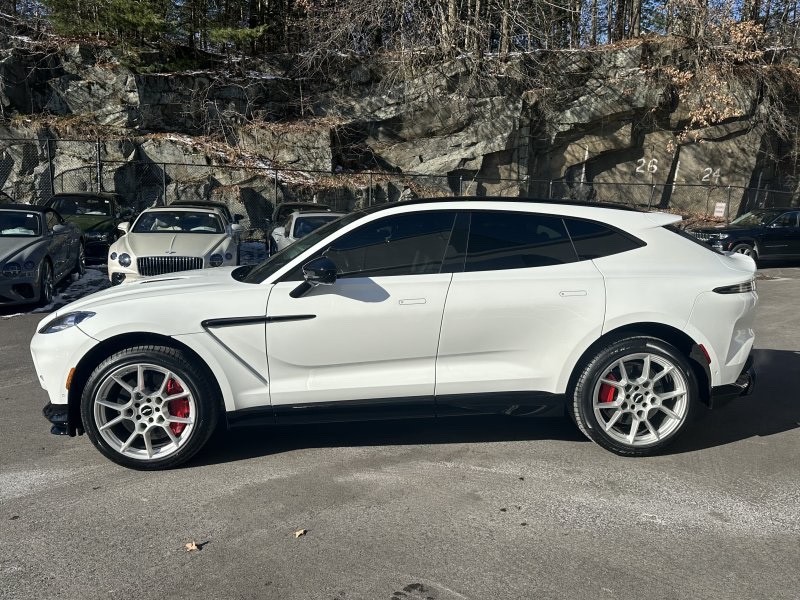 Aston Martin DBX and DBX707 OEM winter wheel and tire package