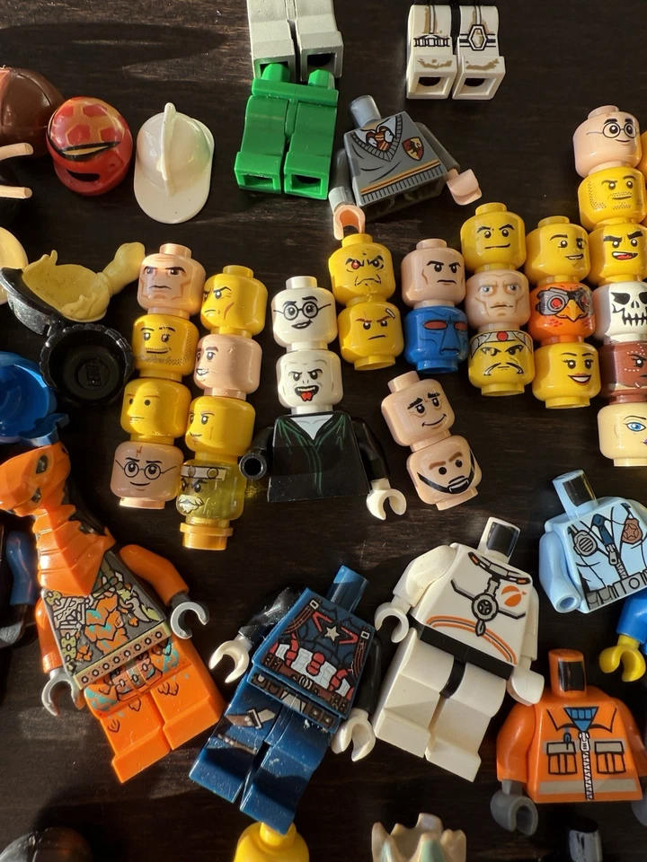 LEGO Lote de Minifiguras Ninjago Marvel Minecraft HP Torsos Cabezas Armas Cabezas Foto 3 de 4