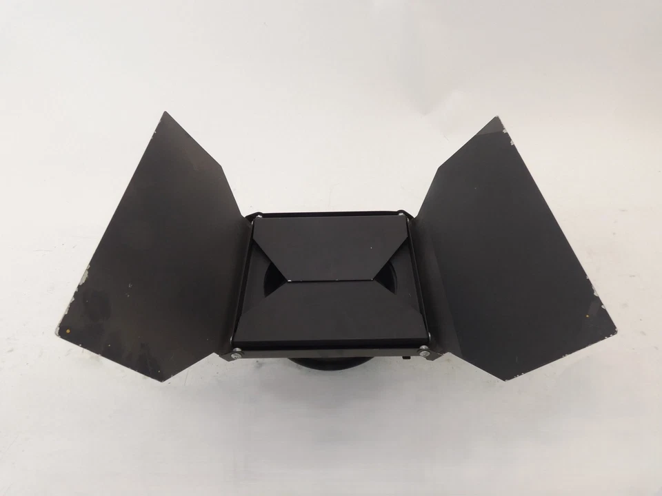 City Theatrical Barn Door Source Four Black PAR 6-1/2" 4-Leaf - Image 4 of 4