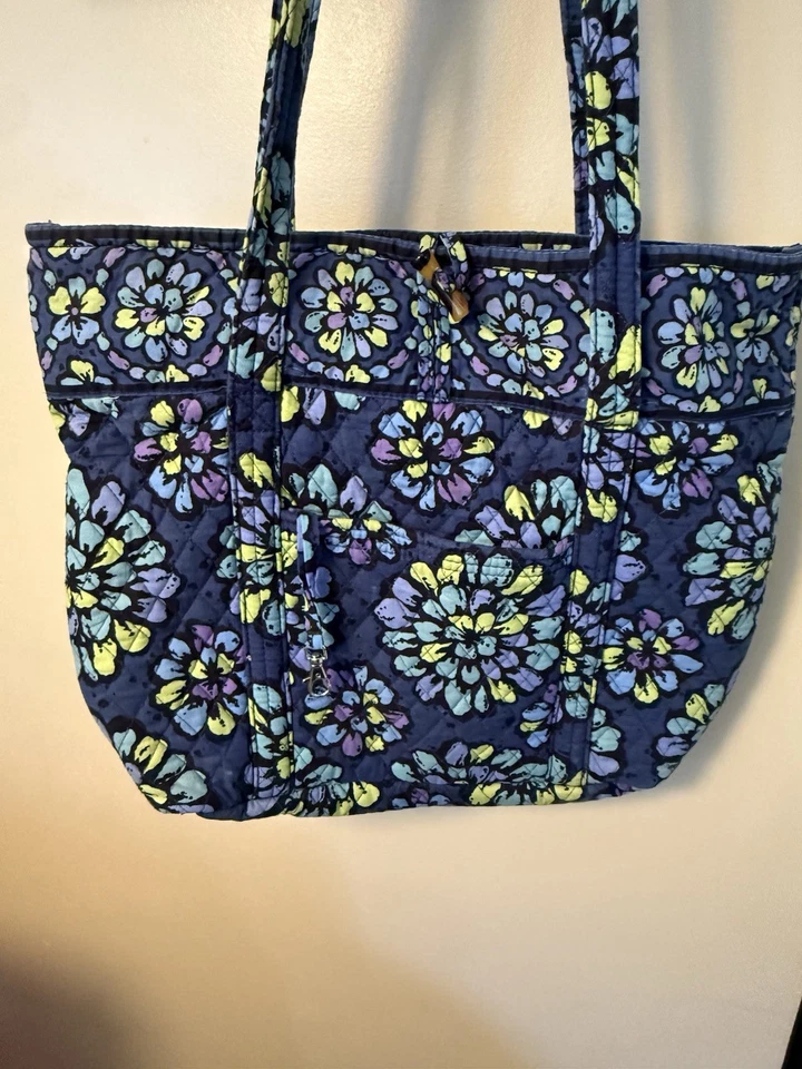 Vera Bradley Tote Indigo Pop Toggle Closure Blue Flower Book Shoulder Beach Bag - Image 2 of 4