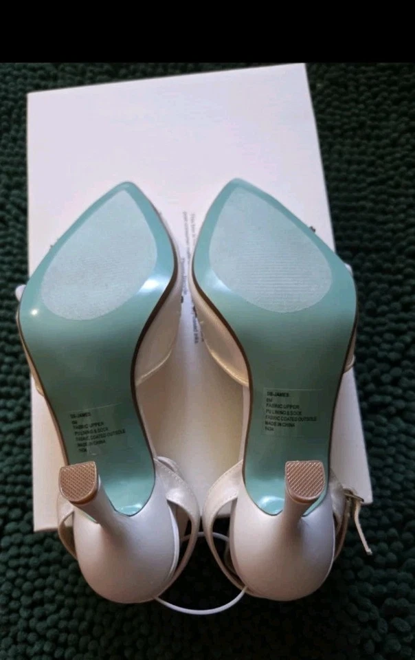 Betsy Johnson SB-Micki Ivory Heels Size 6 - Image 3 of 4