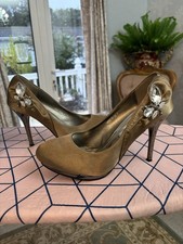 Beautiful Pair Of High Heel Shoes, Colour Olive Green Bronze. Size 7Uk. ￼