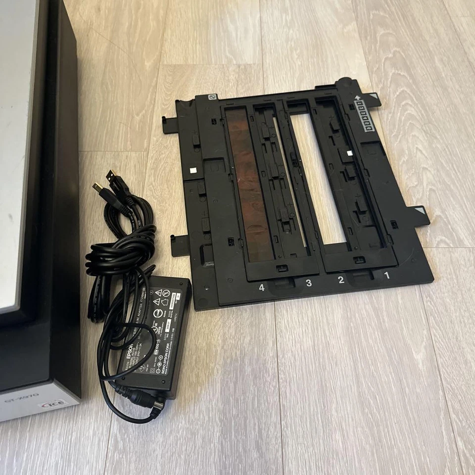 EPSON GT-X970 Colorio Film Flatbed Scanner High Performance 6400×9600 Exc+++++ - Image 4 of 4