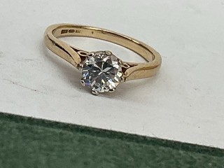 9ct Gold & Clear Facetted Stone Solitaire Style Hallmarked c.1990 Small Size G