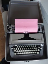 Vtg ROYALE CARAVAN PORTABLE  TYPEWRITER WITH CARRYING CASE 1960s thumbnail