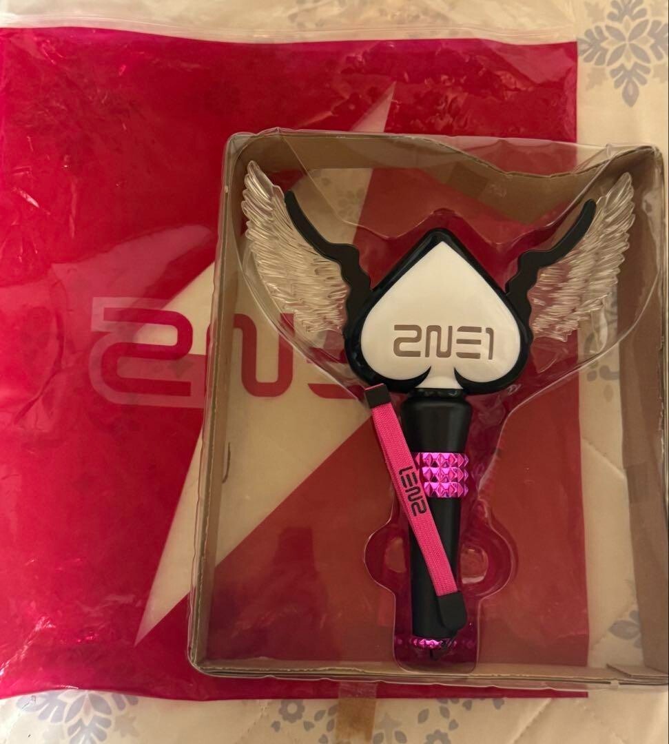 2NE1 2012 NEW EVOLUTION 公式 ペンライト 2NE1 Official Pen Light