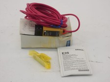 Omron E3S-5LB41-T Photoelectric Switch 12-24V - NEW Surplus!