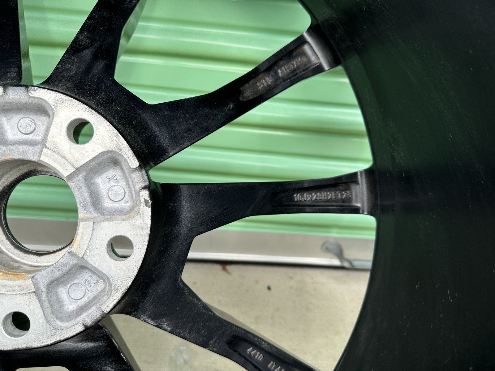 Lamborghini Urus Taigete 23” OEM Wheel & Tire Package – Factory Original