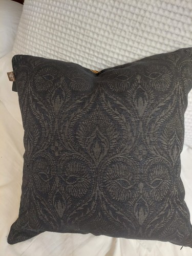 Baroque tapestry black gold medusa throw pillow 18x18 nwt - Picture 8 of 9