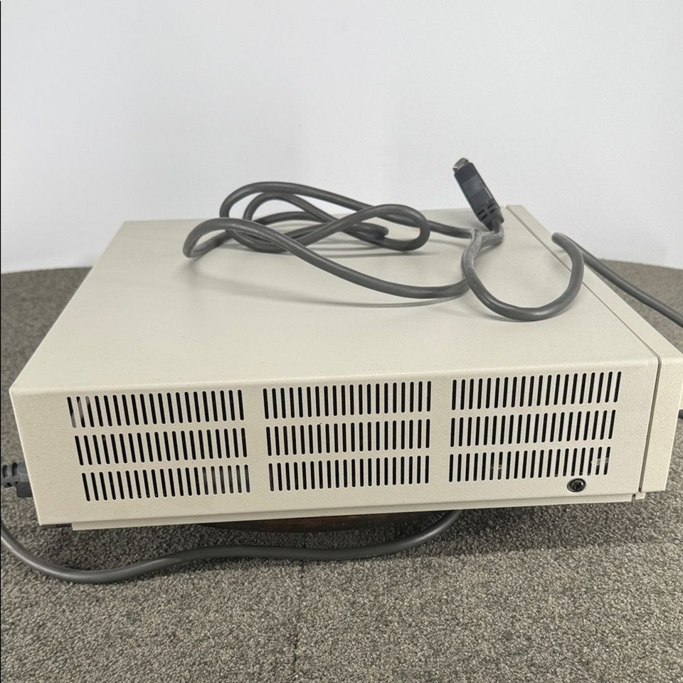 IBM Computer Vintage PS/2 Type: 8530-E01 S/N 23-B015603 1987 Powers On ...