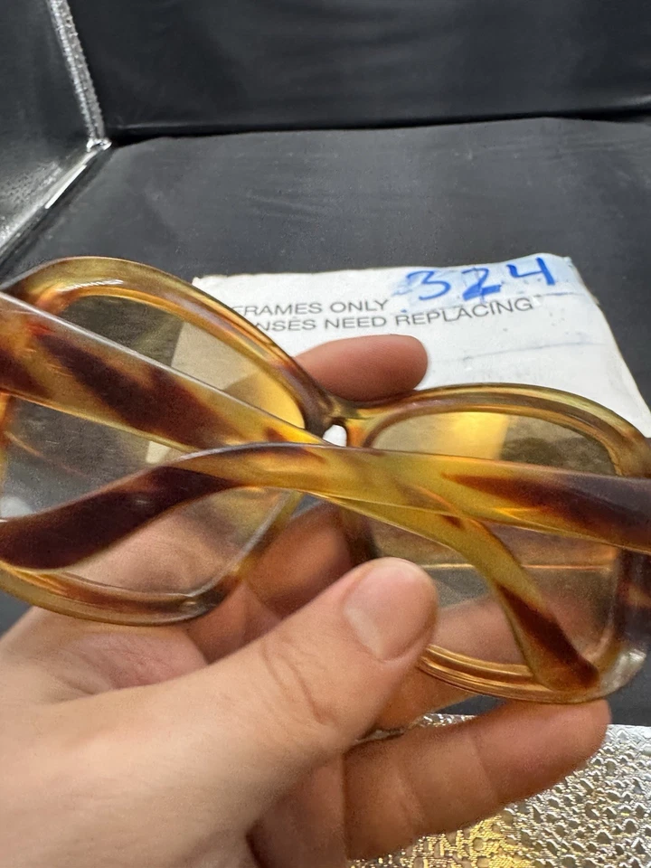 Gafas de sol retro de gran tamaño translúcidas ámbar Foster Grant marcos EE. UU. Foto 3 de 4