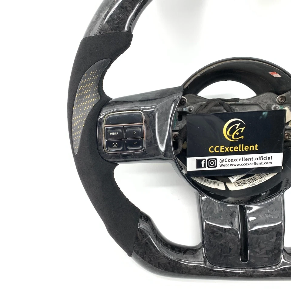 Volante de fibra de carbono forjado real para Jeep Wrangler JK 2011-2017 Foto 3 de 4