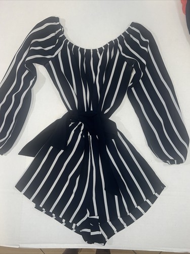 Forever 21 Navy and White Striped Off The Shoulder Long Sleeve Romper Size Small - 第 3/6 張圖片