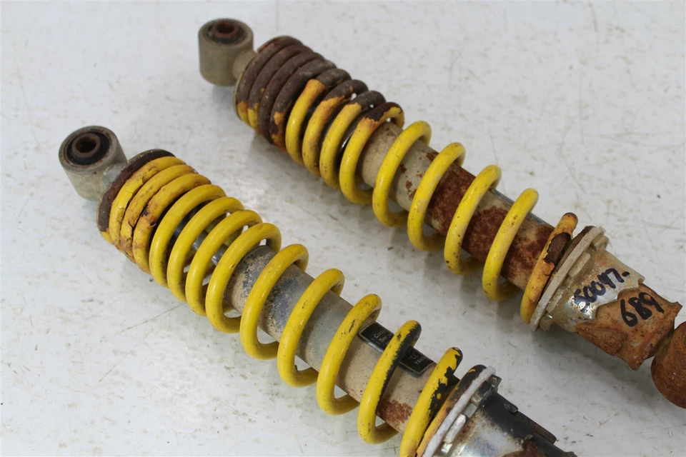 Amortecedores traseiros de mola 1986 Yamaha Moto 4 225 - Imagem 3 de 4