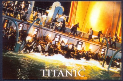 Moderne TITANIC Postkarte: Filmszene - SCHNELLER SINKT. (Anon, Ref PC016)