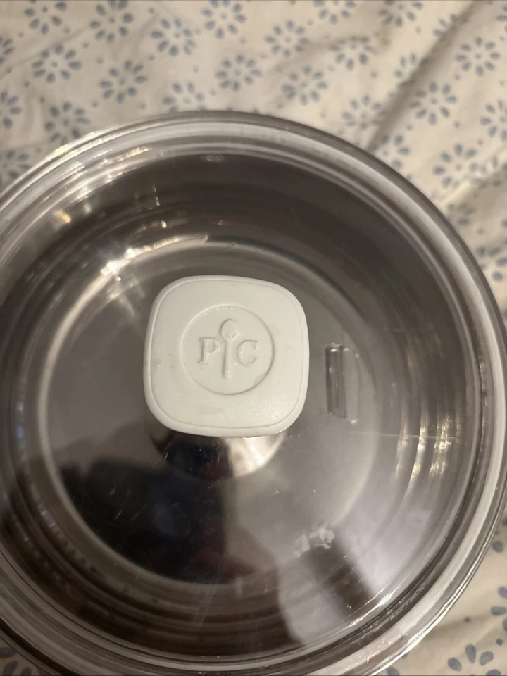 Cuenco aislado para servir Pampered Chef con tapa, 1 Qt. Foto 2 de 4