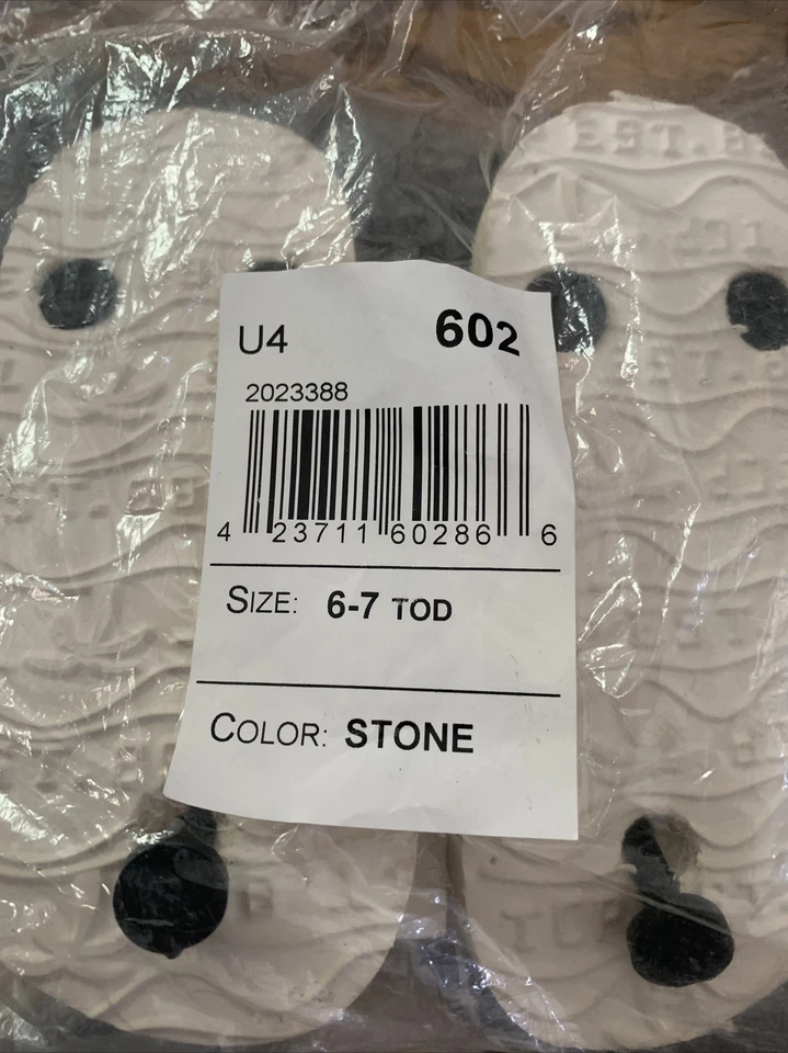 Sandalias chanclas The Children's Place para niños pequeños - Fútbol - Talla 4-5 - Nuevas con etiquetas Foto 4 de 4