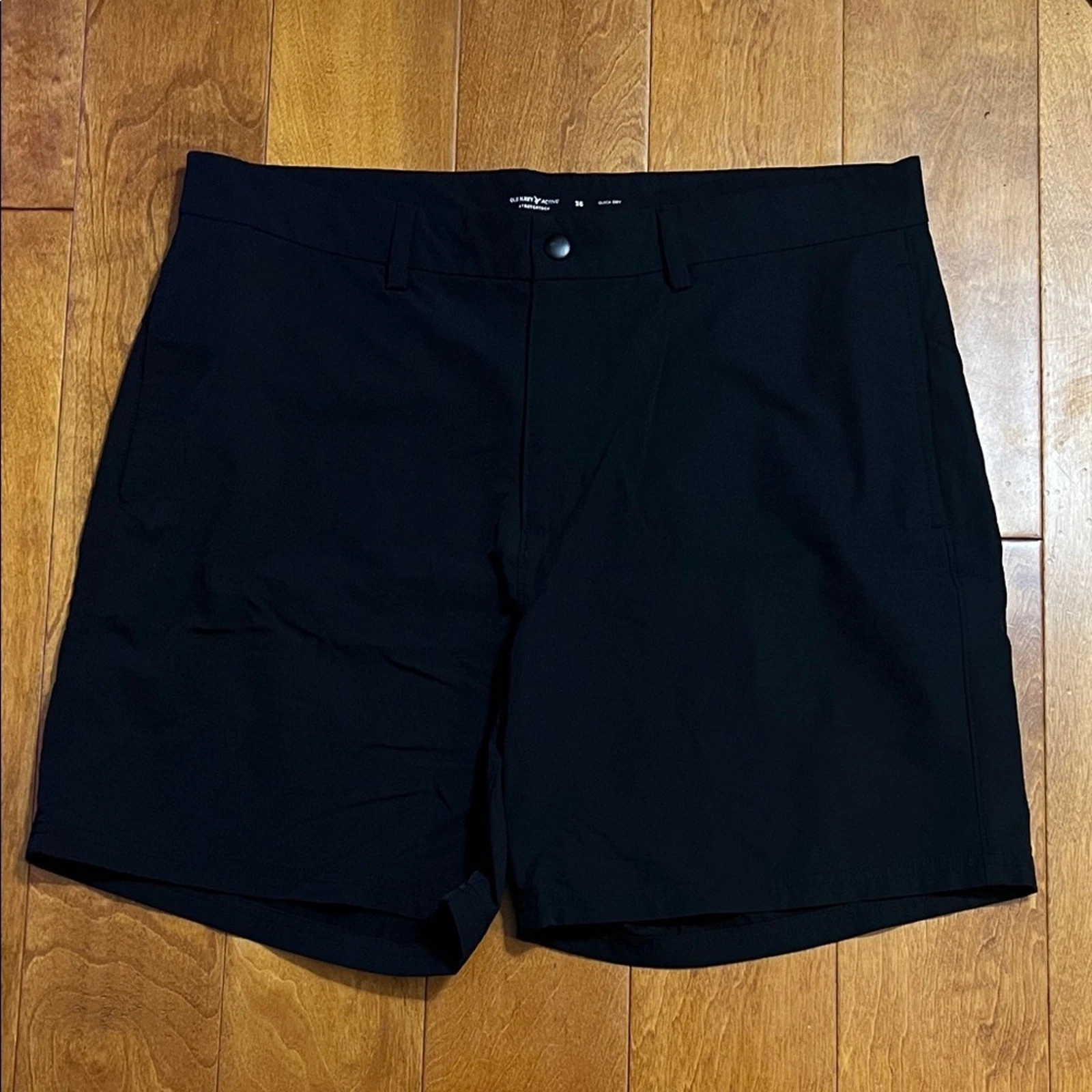 Old Navy Active Stretch Tech Quick Dry Shorts Size 36 Black Athleisure Athletic
