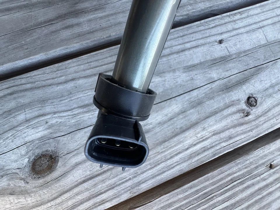 Оригинальная катушка зажигания Suzuki 33400-76G21 | подходит для Aerio SX4 Liana NGK U5214 - Изображение 3 из 4