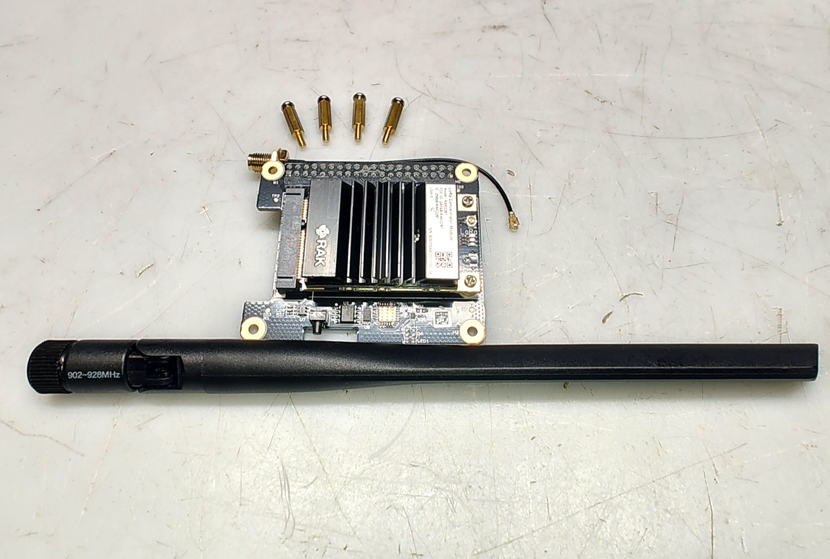 Modultra LORO 80 ポンプリザーバー RAK2287 LoRa Concentrator LoRaWAN 915MHz North America w/ Pi Hat