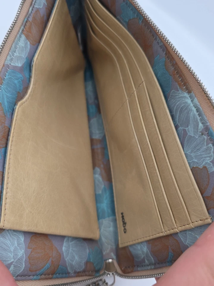 Cartera Muñequera Hobo International Rylan Pémez Damasco Cuero Repujado Nueva Foto 4 de 4