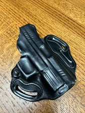 Desantis 001/88 Springfield Armory XD 9/40 Black Leather RH Thumb Break Holster