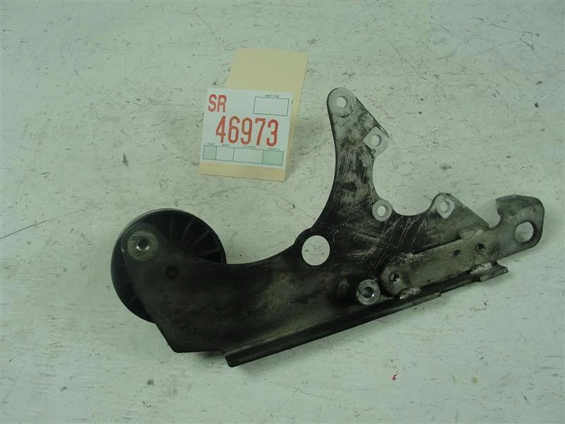 1998-2000 VOLVO S70 ENGINE MOTOR BELT IDLER PULLEY ALTERNATOR BRACE BRACKET - Image 4 of 4