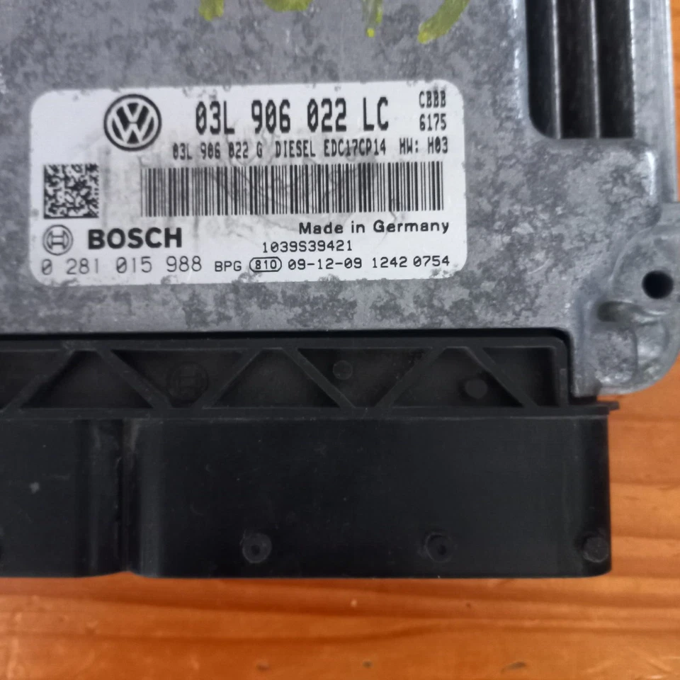 CALCULATEUR VW SCIROCCO 2.0 -DÉCODÉ -BOSCH EDC17CP14 0281015988 / 03L906022 LC - Immagine 2 di 2