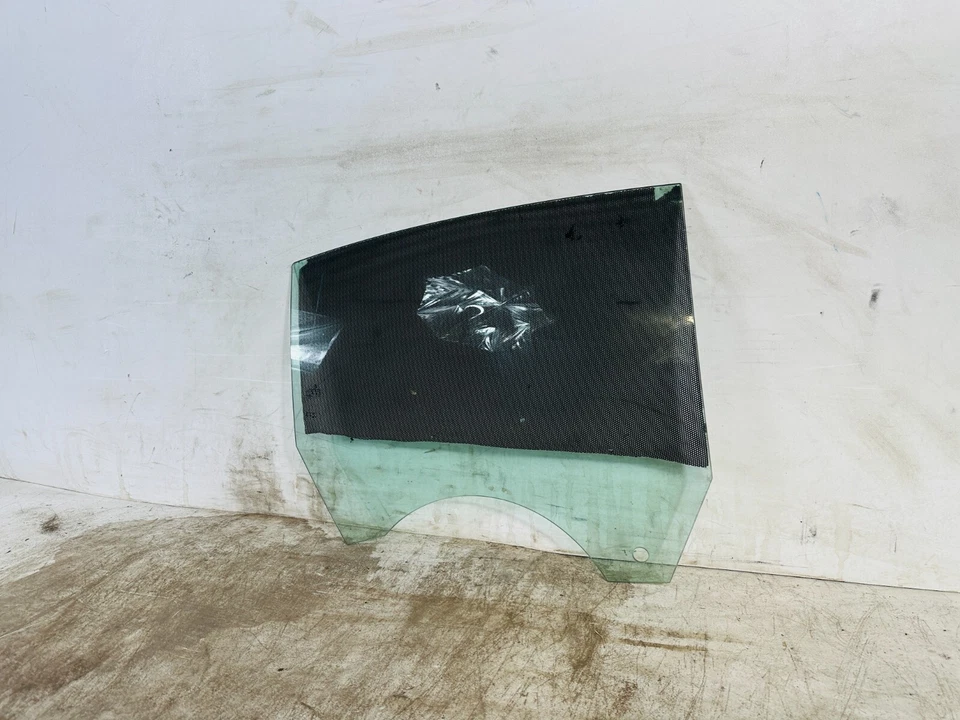 10-17 Volkswagen CC Passat CC Right Side Rear Door Window Glass OEM - Image 3 of 4