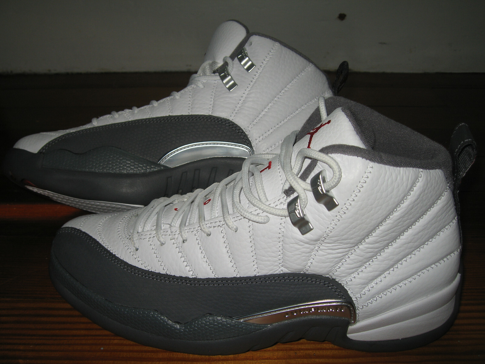 retro 12 white dark grey