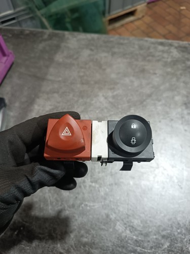 Renault Megane 2 II BM0/1 Scenic 2 Warnblinkschalter ZV Schalter 8200407415