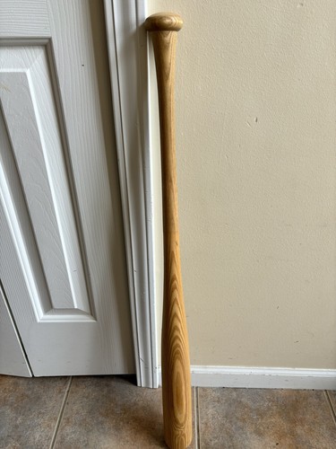 Louisville Slugger Ken Griffey Jr. 34 Inch Bat Wooden Flame Tampered - Picture 4 of 10