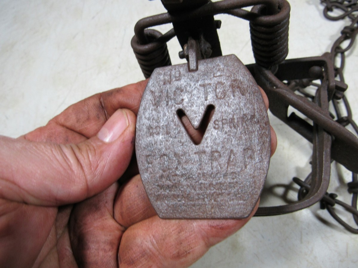 Vintage/Antique 1930's/1940's Victor #2 Coil Spring Steel Fox Trap