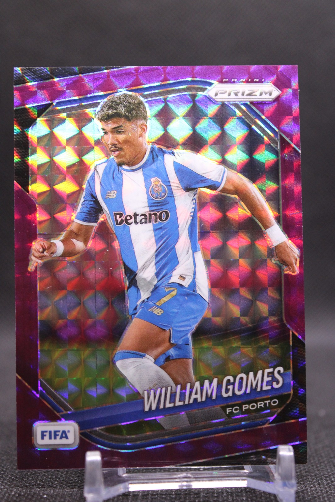 William Gomes #267 2025-26 Panini Prizm FIFA Purple Mosaic Prizms Porto SN/135