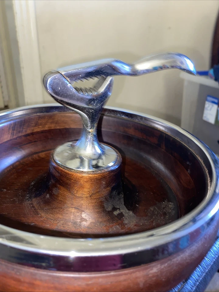 Cuenco de madera vintage con cascanueces sin marca Foto 4 de 4