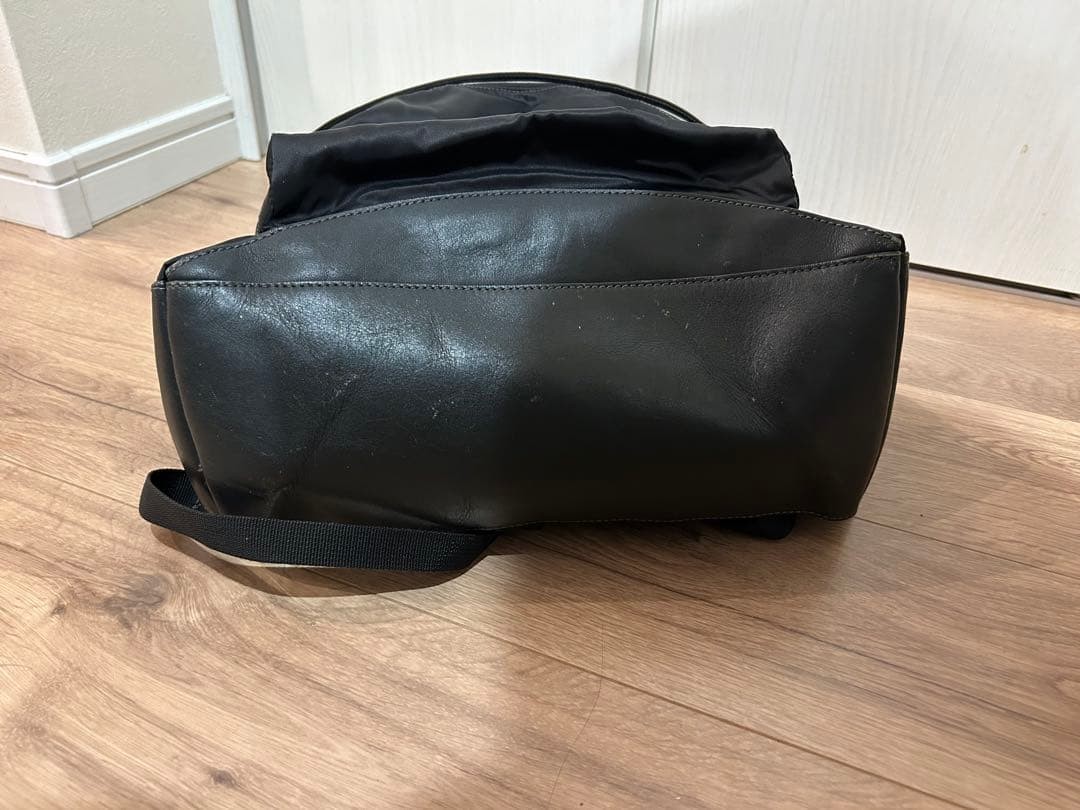 BEAMS Black Simple Backpack Backpack - image 3