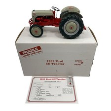 Danbury Mint 1952 Ford 8n Tractor Die Cast Model 116 Scale W Box Paperwork