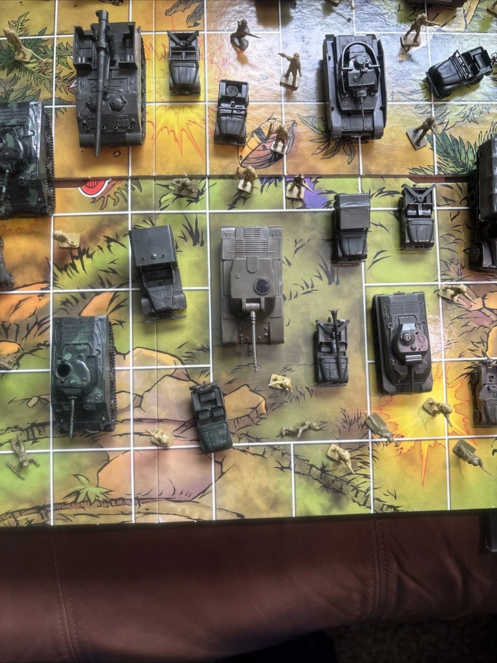 Vintage Roco DBGM WWII Military Tanks Vehicles Soldiers Jeeps Etc Models Austria - Image 4 of 4