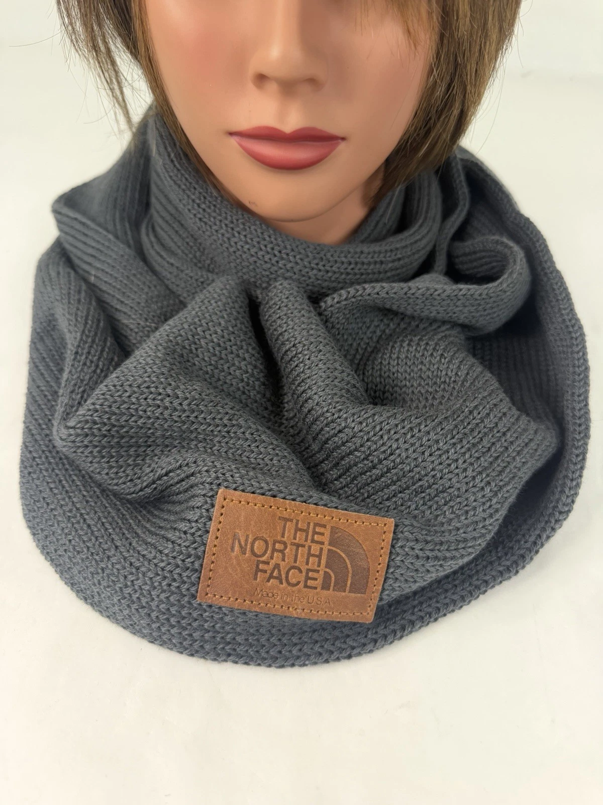 The North Face Infinity Loop Knit Scarf Gray Unisex One Size Made In USA
Opens in a new window or ta