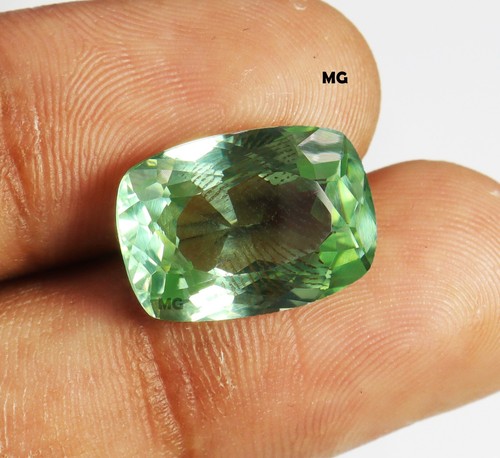 118 cts certifié vert naturel Colombie émeraude coupe lâche