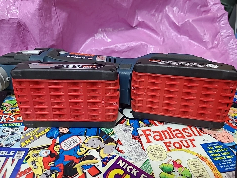 Multiherramienta oscilante Bosch GOP18V-28 18V EC con cargador StarlockPlus con 2 baterías Foto 2 de 4