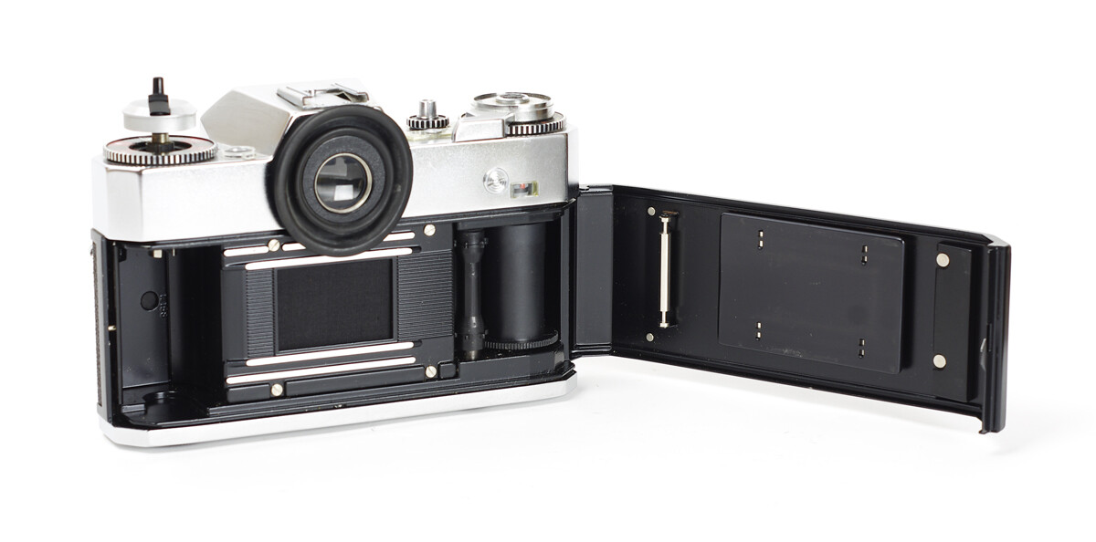 SLR Zeiss Ikon Icarex 35S TM with Ultron 1.8/50mm f/1.8 50mm