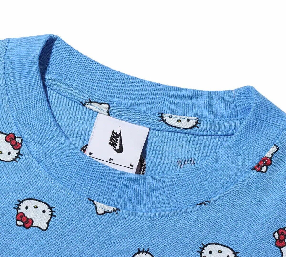 Nike x Hello Kitty Tee University Blue DR5520-412 Size M Nike x Hello Kitty Tee University Blue DR5520-412 Size M
