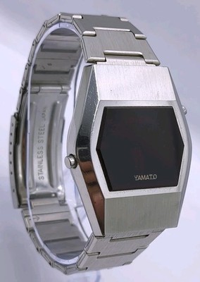 Vintage 1970er Yamato rote LED Digital sechseckige Quarz Herrenuhr Sanyo MVT Japan