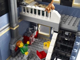 Lego 10218 Expert Creator Pet Shop New Sealed SLIGHT BOX DAMAGE Modular Building