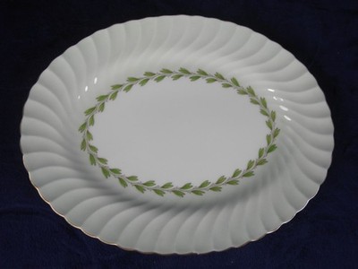 /Minton Cheviot Green Laurel Oval Serving Plate / Relish 10 X 8