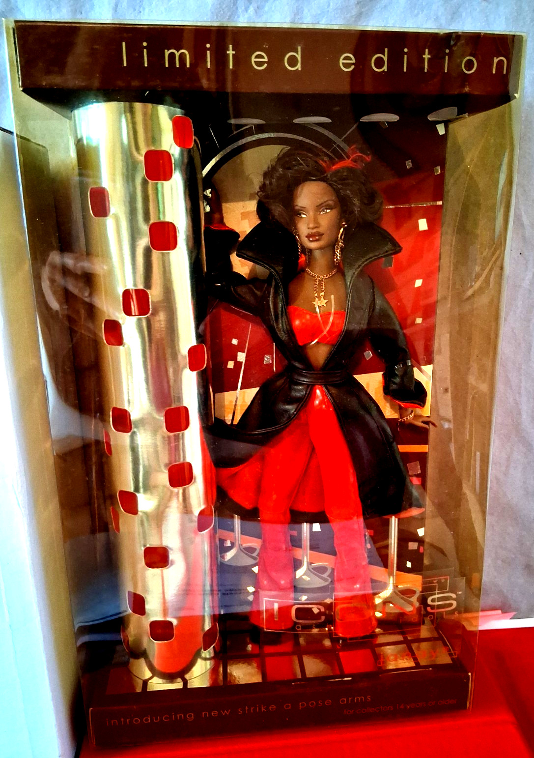 Poupée JANAY DOLL ICONS-CLUB LIFE édition limitée en2002 par INTEGRITY TOYS item55000 de 30 cm